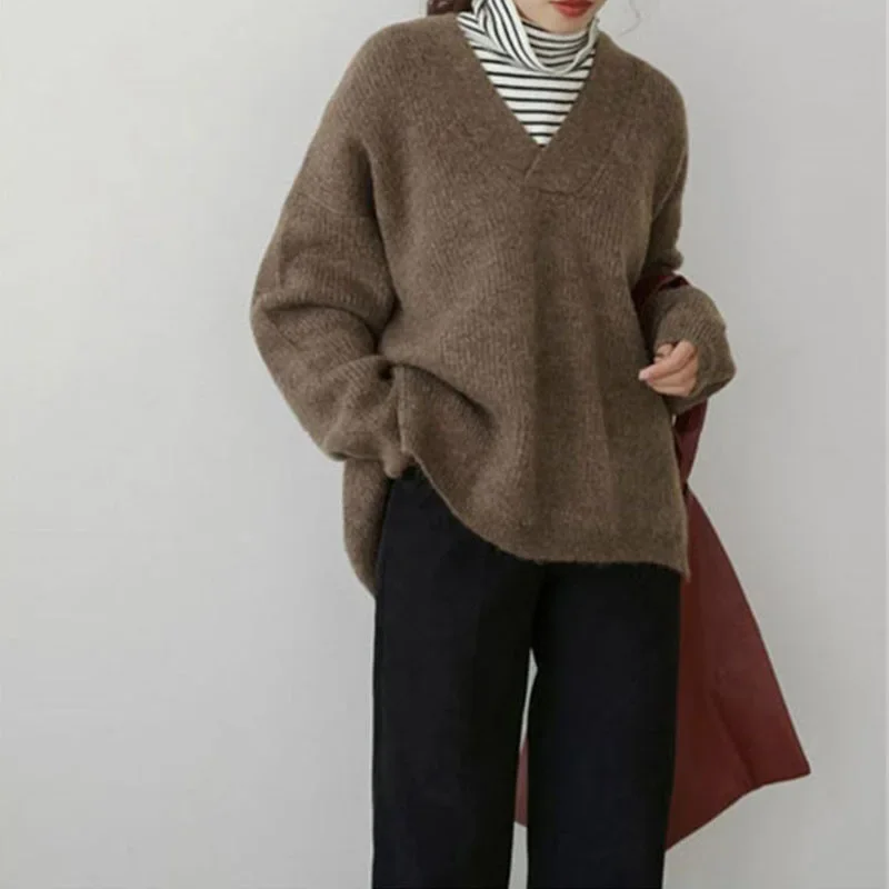 thumbnail image 1 of Suéter de cuello en V estilo holgado coreano para mujer, suéter de punto informal de color sólido holgado de nuevo estilo para otoño e invierno, 1 of 4