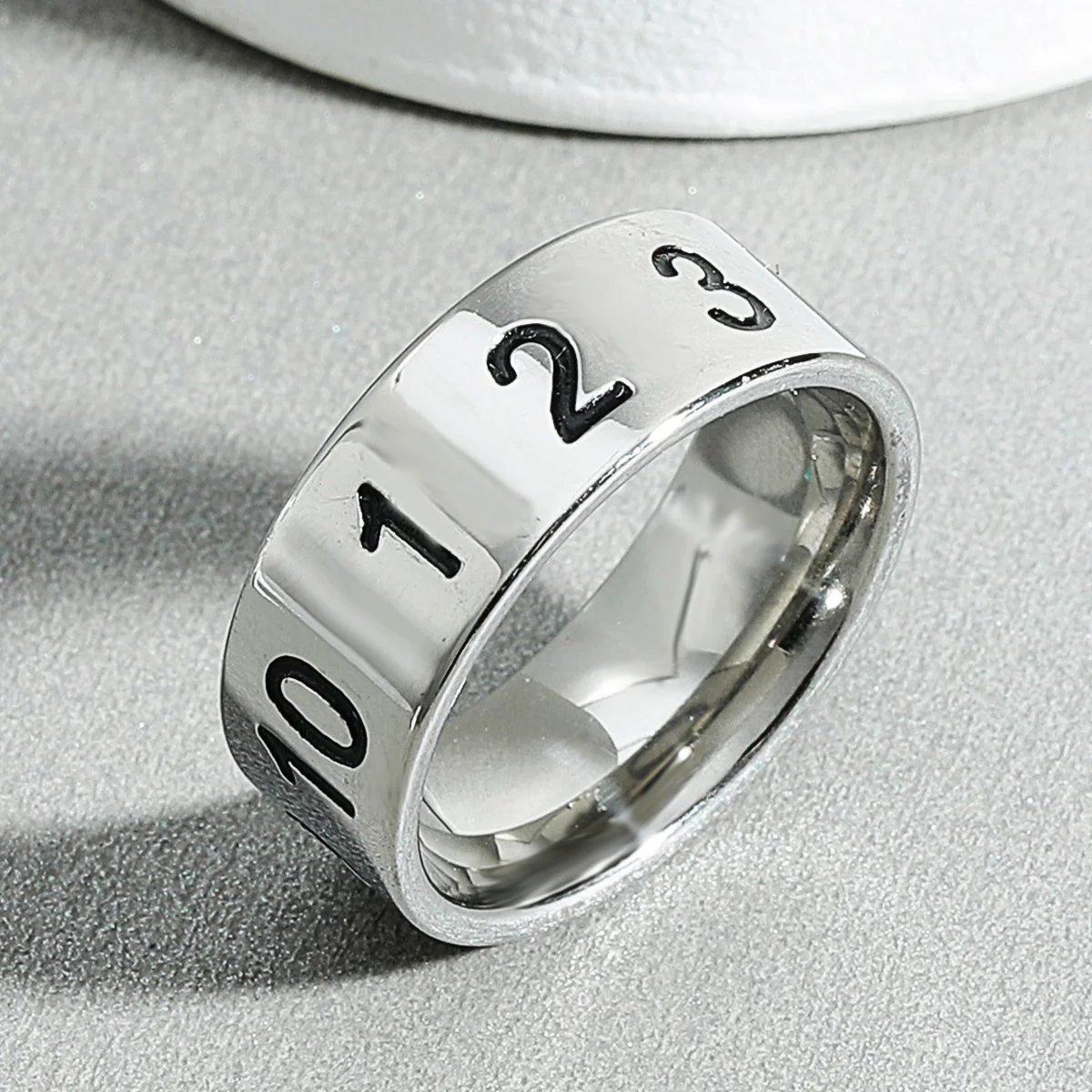 MOREDEAR 8MM Titanium Rings for Men and Women Birthday Gift triangular pattern discredit Ring 