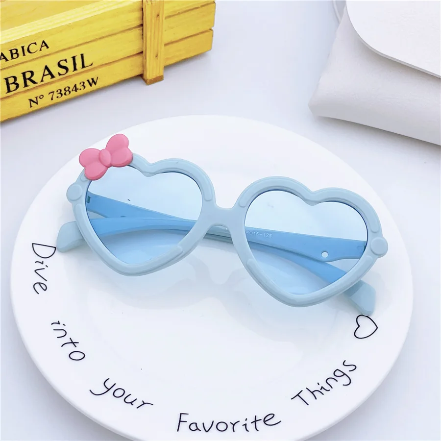 New Kids Heart Shape Frame Sunglasses Children Anti-ultraviolet Sun Glasses Oculos De Sol