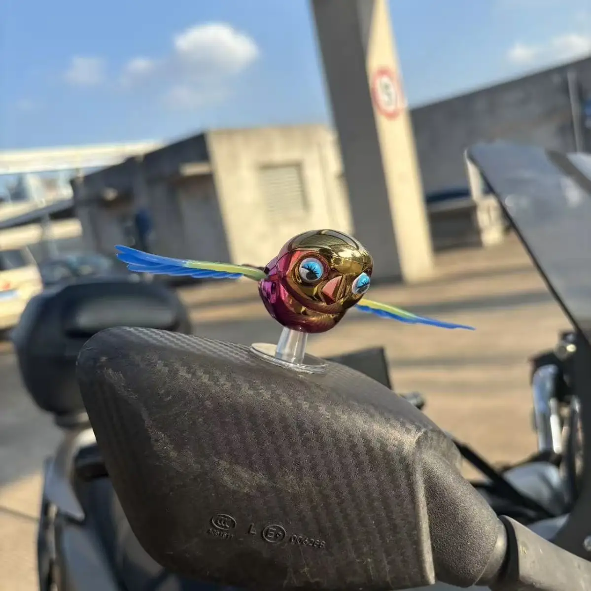 Simulation Flying Bird Helmet Accessory For Motorcycle Riders_voghion.com