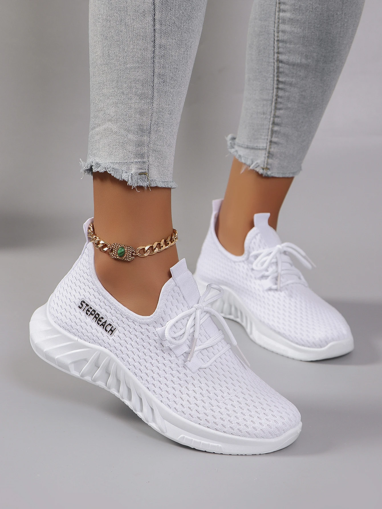 Spring new women's white casual sports shoes with lace up, comfortable, breathable, lightweight, wear-resistant, soft soled spor 2