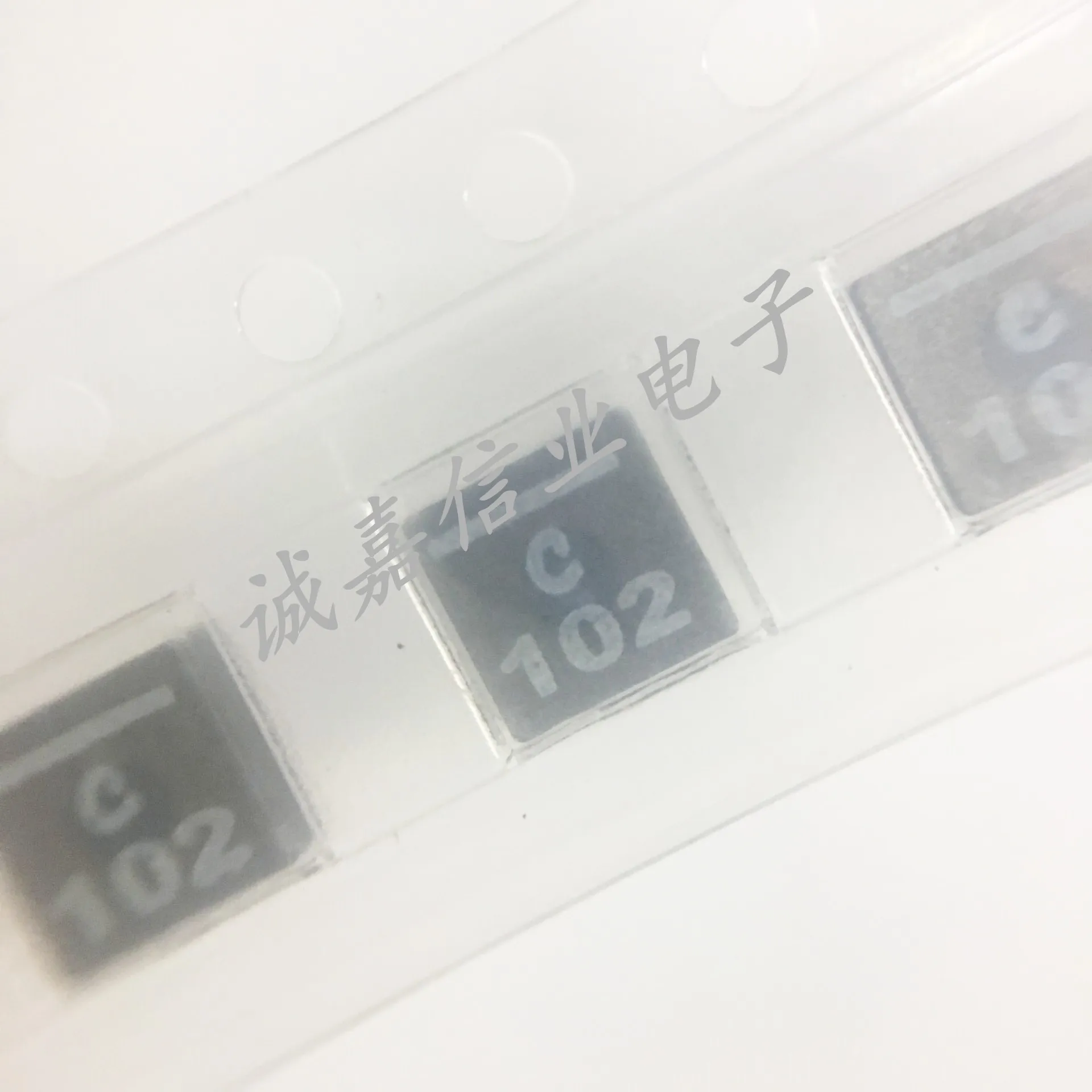 10 개/몫 XFL4020-102MEC 전원 인덕터-SMD 1Uh Shld 11A 11.9mOhms AECQ2 공차: 20% 케이스 코드-mm:4040