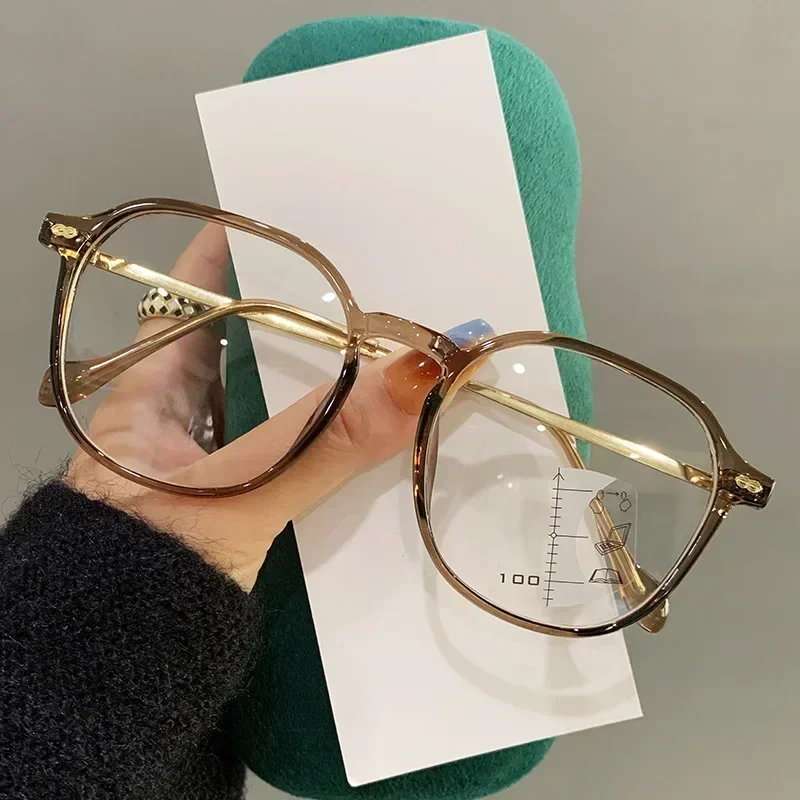 Fashionable Multifocal Reading Glasses for Men Women New Trend Square Presbyopia with Far Sight Unisex Vintage Hyperopia Eyewear 3