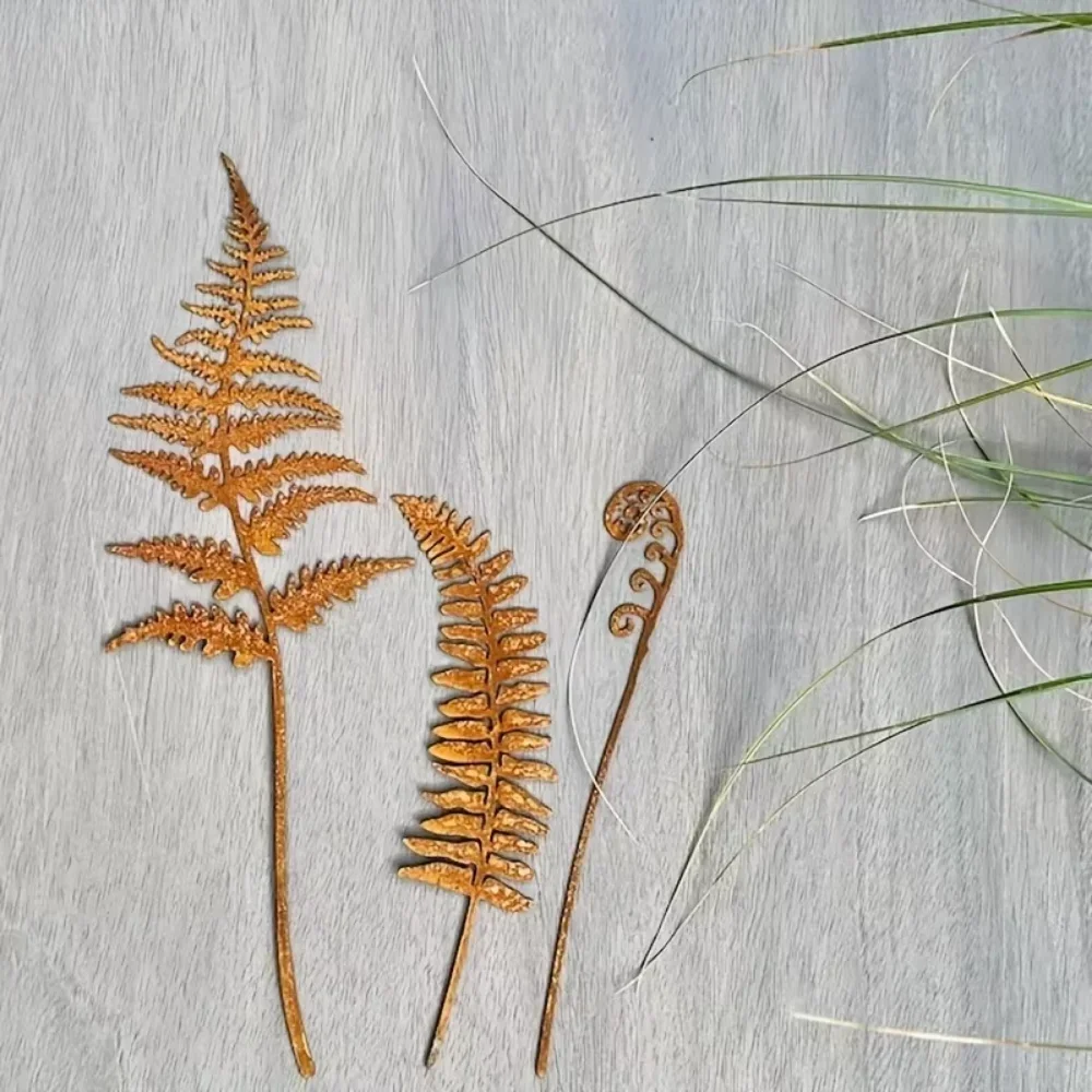 Garden Stake Metal Bouquet Plant Stake Outdoor Garden Art Home Decor Ornament Rusty Fern Leaves for Yard garden decoration,animal stakes