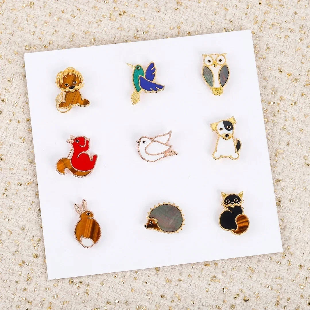 

New Europe Top Quality Famous Brand Party Jewelry Gold Animals Natural Gemstone Brooches Women