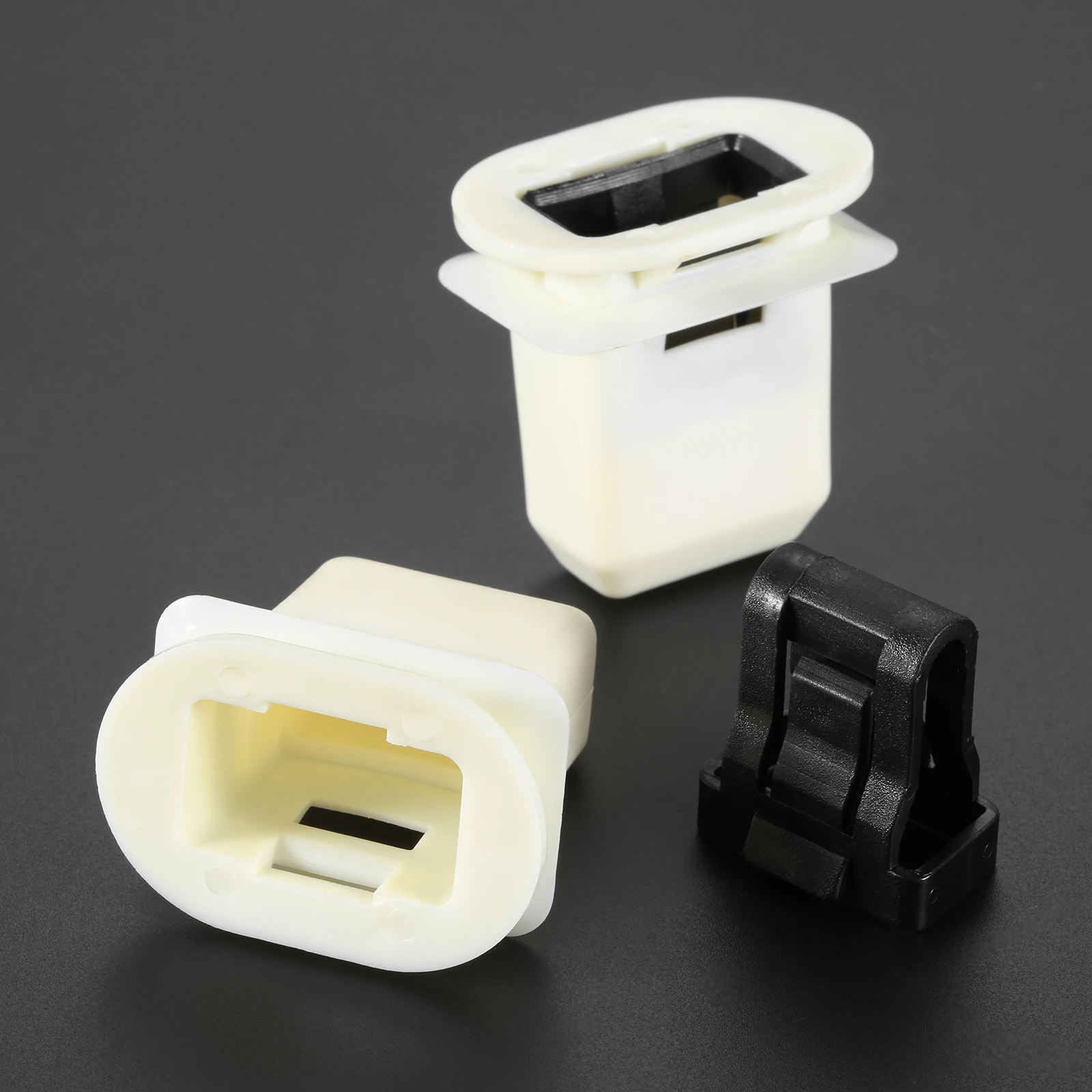 2 Clip Per Pannello Divisorio Posteriore Audi Q3 A7 A5 – 8U0867931A, Fissaggio In Plastica Nera