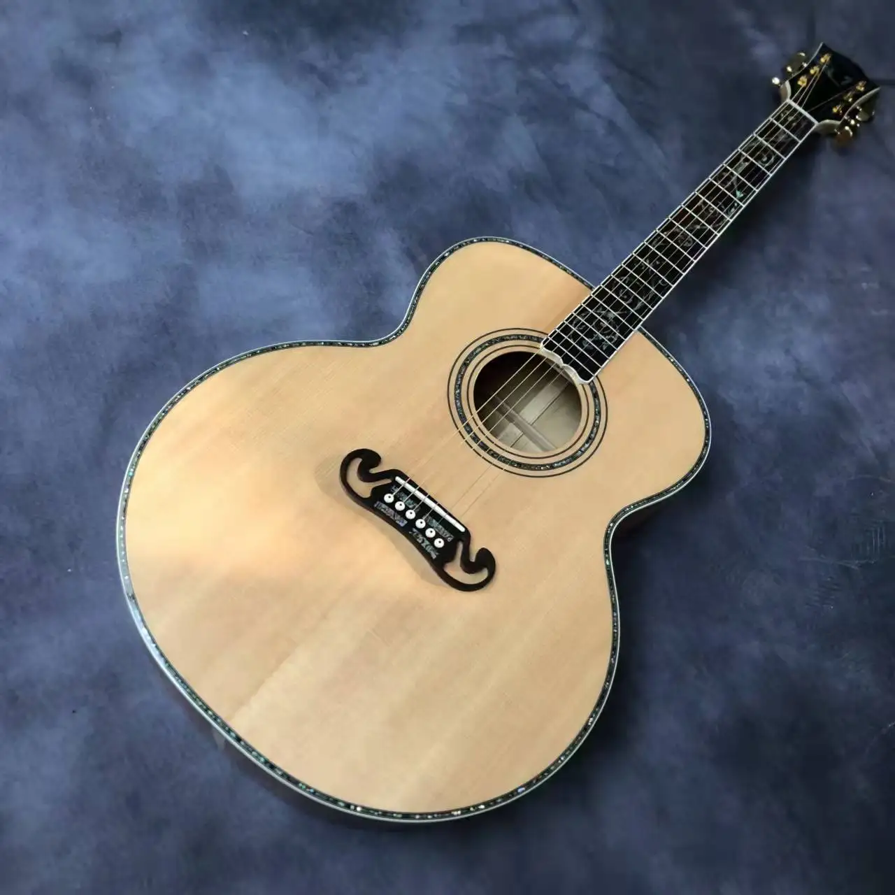 

43" J200 Series Jumbo Acoustic Acoustic Guitar