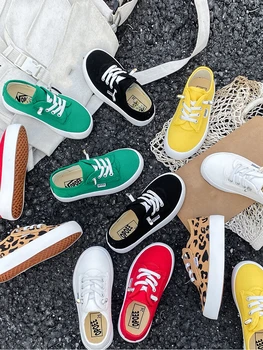 White cloth shoes baby white shoes middle sneakers children's canvas shoes Spring and autumn Korean version simple boy and girl 2