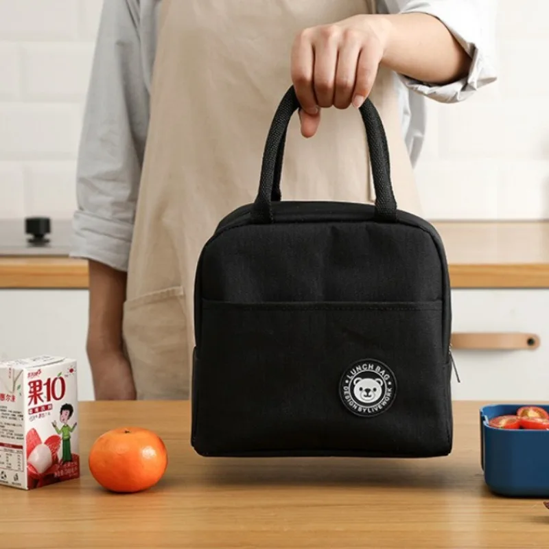 Enhanced Insulated Lunch Bag with Leakproof Lining and Zipper Closure