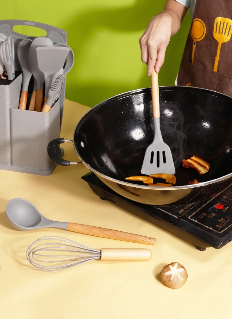 Ensemble d'Ustensiles de Cuisine en Silicone avec Manche en Bois