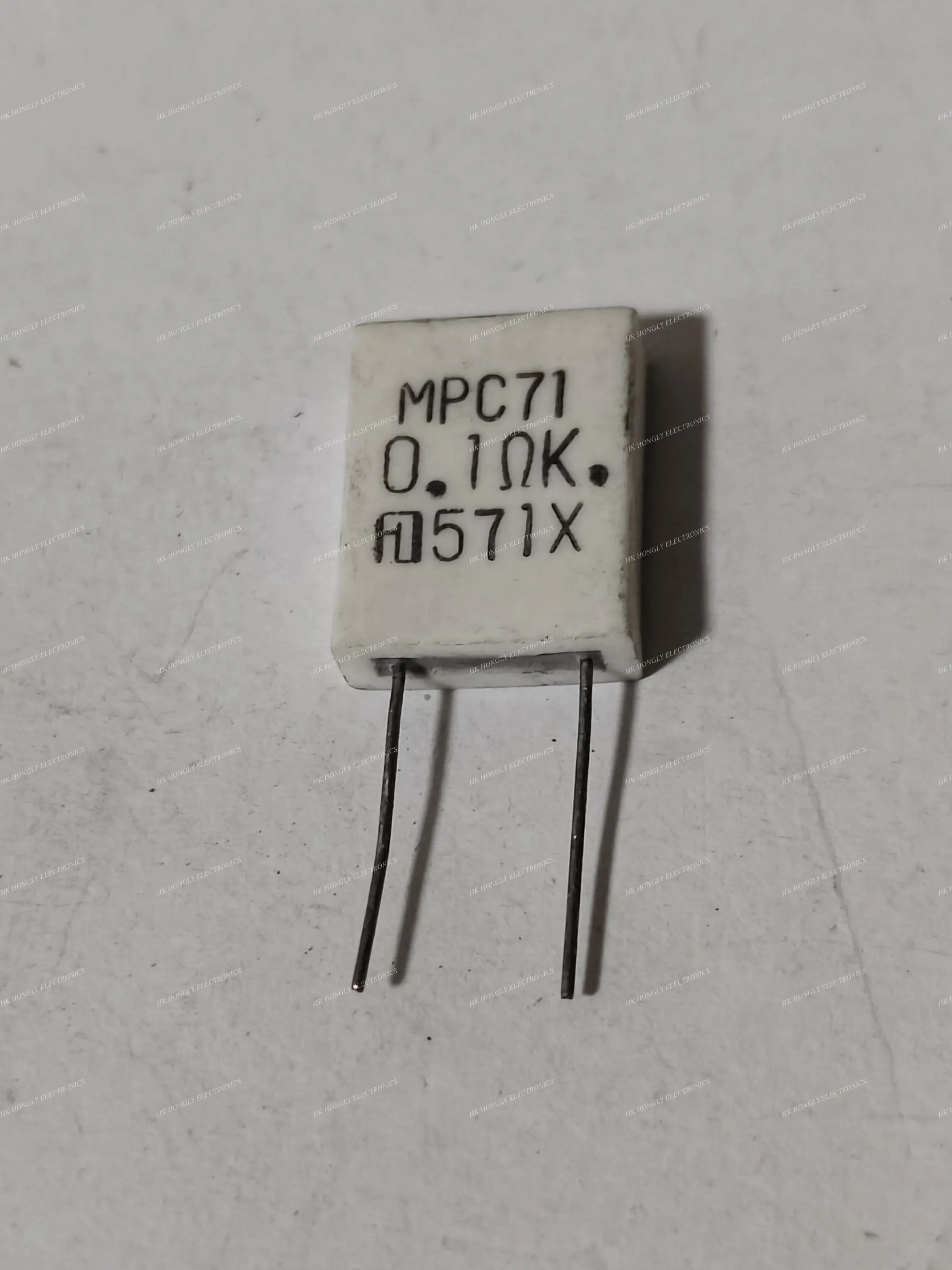 10 Pezzi Resistenza Cemento 0.1 Ohm 5W 5% – BPR56 Non Induttiva 0.1R