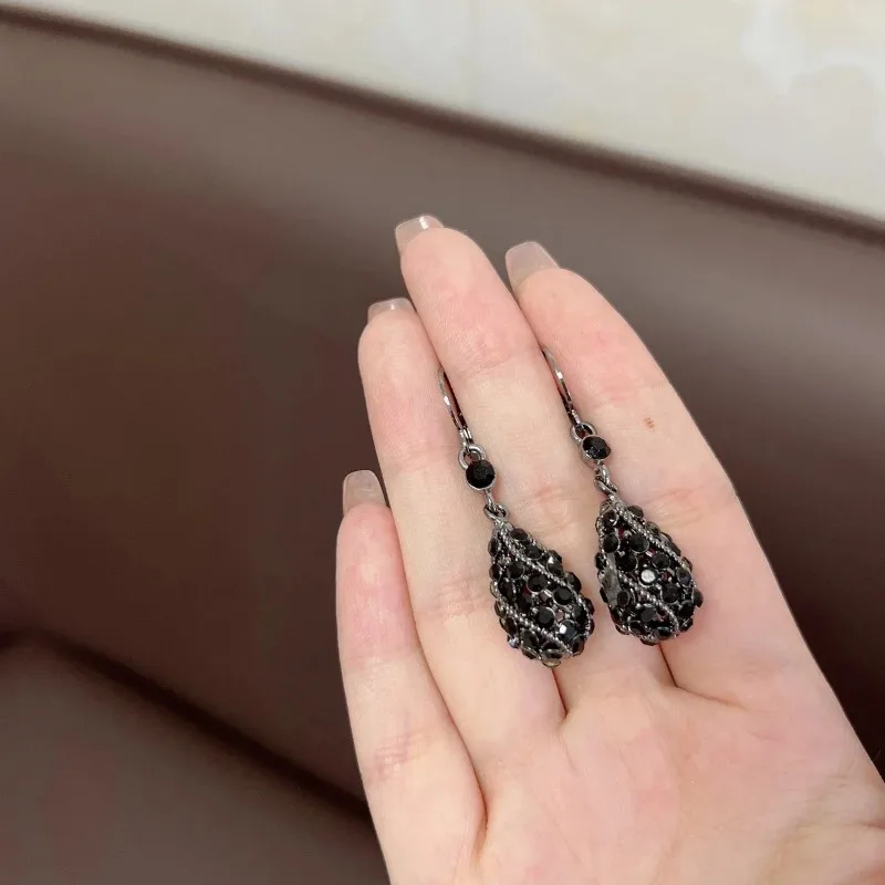 Light Luxury Black Crystal Drop-Shaped Pendant Earrings for Women