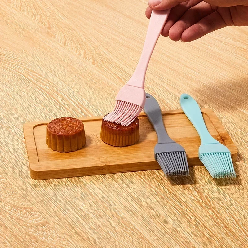 Oil Brush Silicone Basting Brush Silicone BBQ Oil Brush Seasoning Sauce Cake Bread Butter Egg Heat Resistant Household Kitchen Baking Cooking Tools
