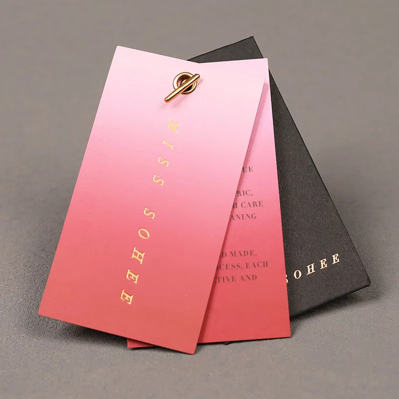 

Бесплатная доставка, пользовательские Высококачественные золотые штампы, фольга для краев одежды, подвесные бирки для одежды, бирки для шитья