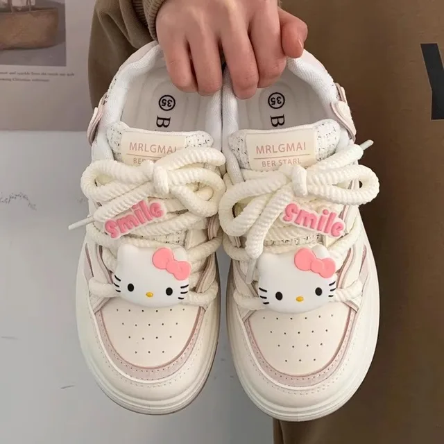 Sabots Hello Kitty Polaire - Taille 36-40, Semelle Antidérapante, Sangle Réglable, Licence Sanrio