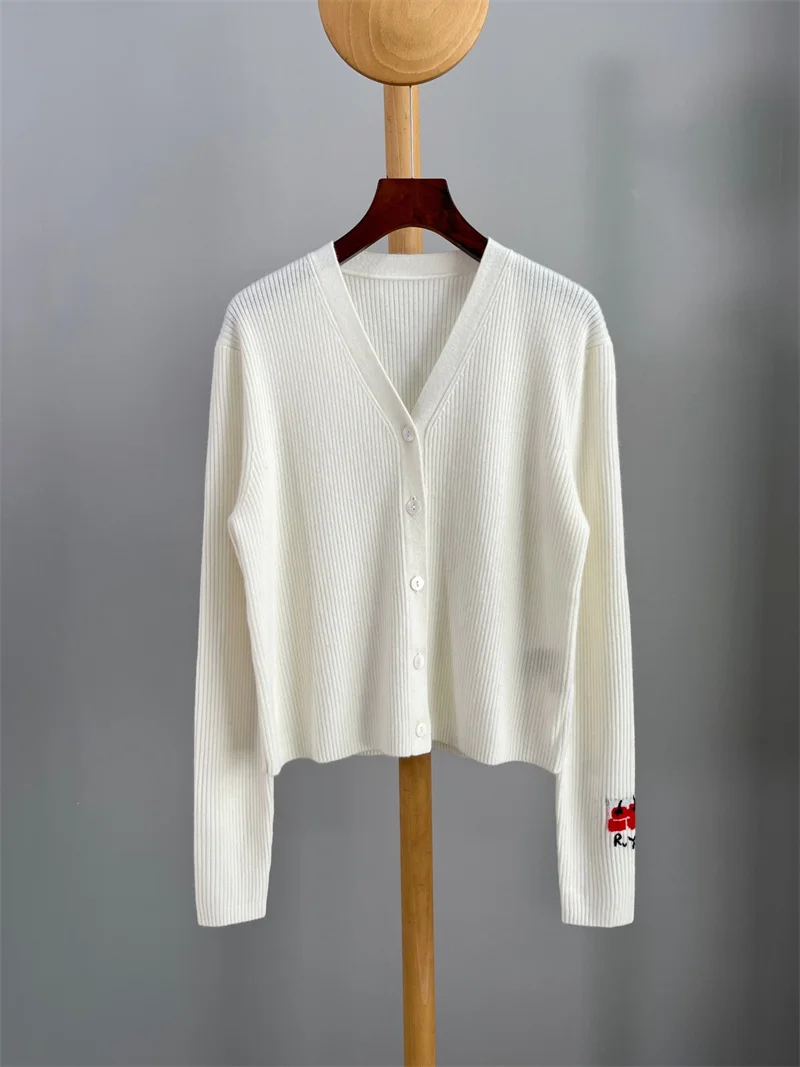 

2023 New Fashion Spring Summer V Neck Cashmere Cardigan