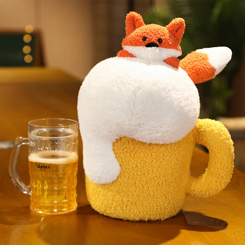 ‼️新品、未使用‼️ビールの、クッション抱き枕。麒麟のビールジョッキと、セット可 38/50センチメートル独特キツネ牛ビールジョッキぬいぐるみ