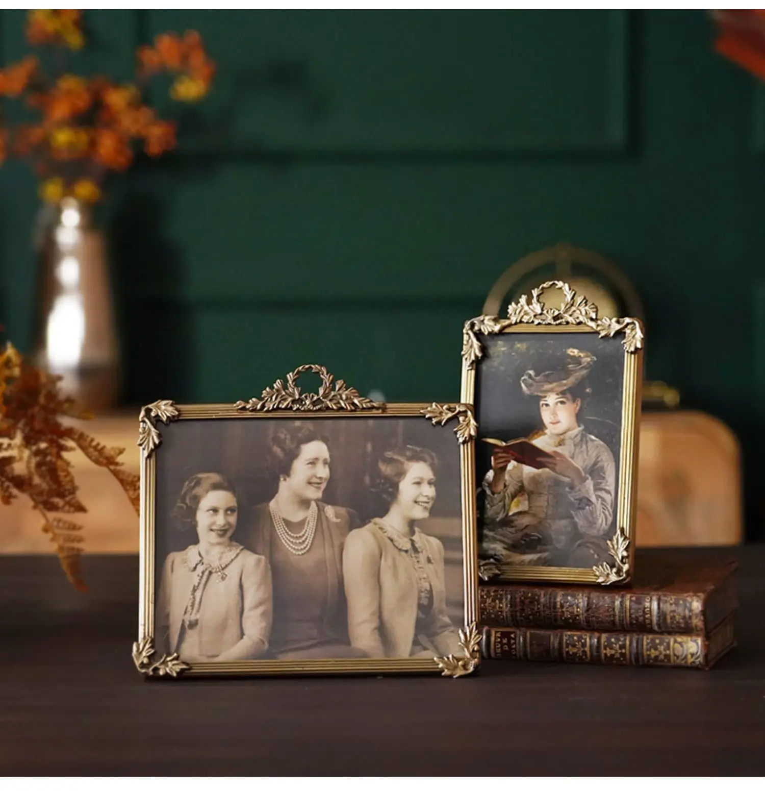 

Handmade Brass Carved Retro Nostalgic 6 Inch 8 Inch Photo Frame Classical Photo Frame Home Decoration Wedding Gift