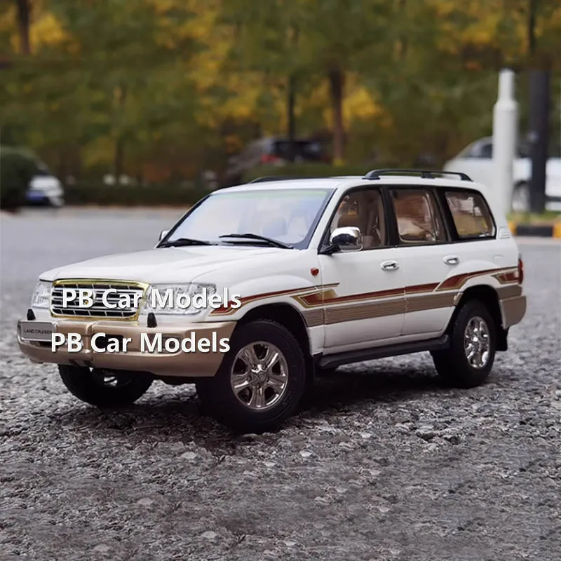 

Original Kuluze Land Cruiser Vehicle Model LC100 1:18 Alloy Simulation Car Model
