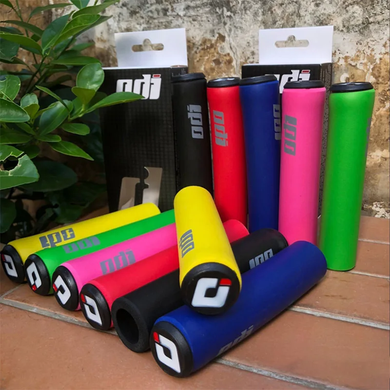 Ultralight Silicone Anti-Slip Bike Grips with End Plugs