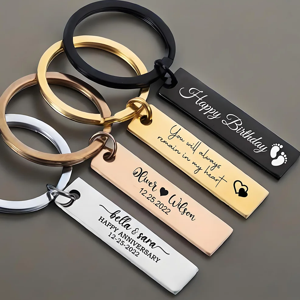 Llavero grabado personalizado - Llavero de metal con iniciales de nombre personalizado - Accesorio diario perfecto y regalo de cumpleaños y Navidad