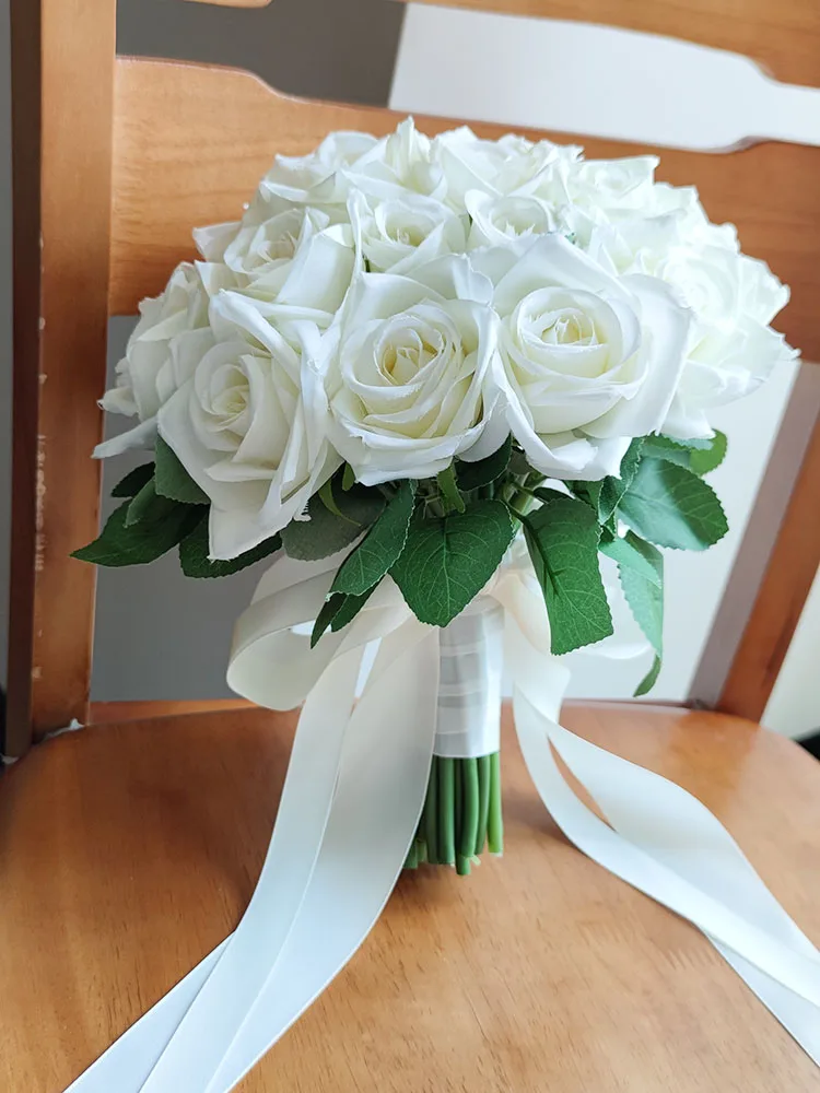 

Wedding Bouquets White Bridal Bouquet Silk Flowers Artificial Roses Boutonniere Marriage Bridesmaid Corsage Wedding Accessories