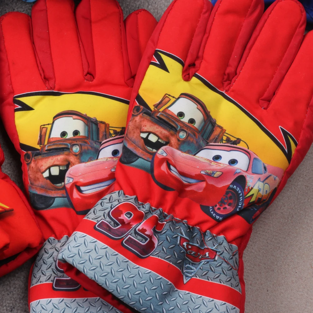 Winter Random children skiing gloves Outdoor cartoon windproof plush and thick insulation boys gloves 5-14Years 1pair winter gloves ski gloves