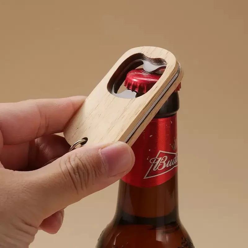 나무 뚜껑 따개 맞춤형 로고 독창적인 맥주 음료 병따개 레이저 각인 자동차 키링 개인 맞춤형 키 체인