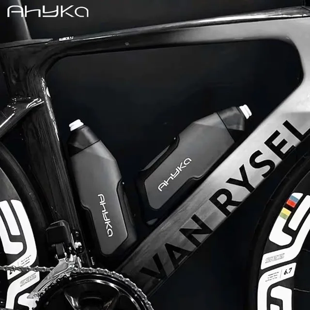 Bouteille d'eau aérodynamique AhyKa pour vélo, 600 ml, légère, pour vélo de route, conception à presser pour boire