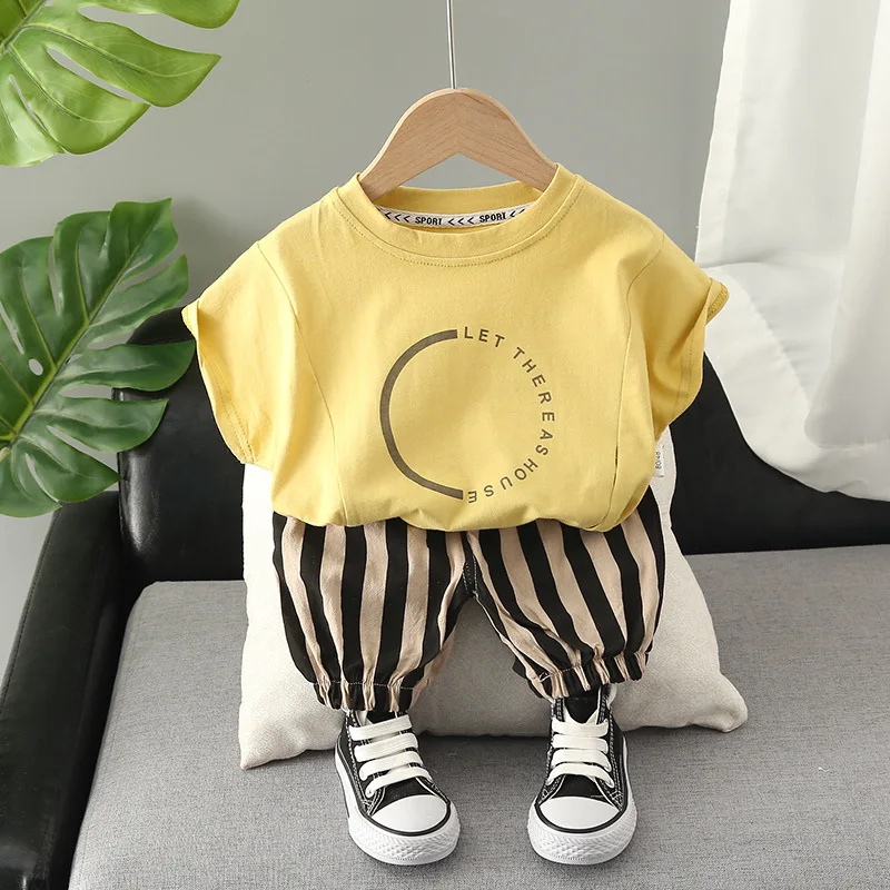 

Children's short-sleeved suit2024New Boys' Summer Bat Short-Sleeved Girls' Cropped Pants Western Style Two-Piece Suit