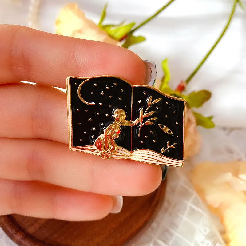 

Petit Prince Planet The Little Prince Rose Classical Fairy Book Tale Hard Enamel Brooches Pin 2022 New Style Pin Cute