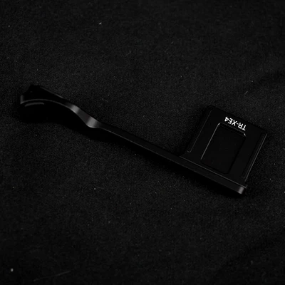 SUNLYTOUR Piastra A L Per Fujifilm X-E4 (XE4) - Impugnatura Estesa In Alluminio, Compatibile Arca-Swiss, Con Vite 1/4 E Chiave