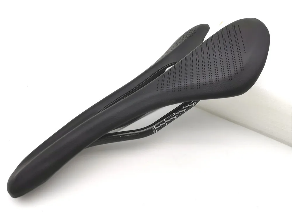 Selle Vélo Carbone Ultra Légère – Forme évidée – Universelle VTT/route