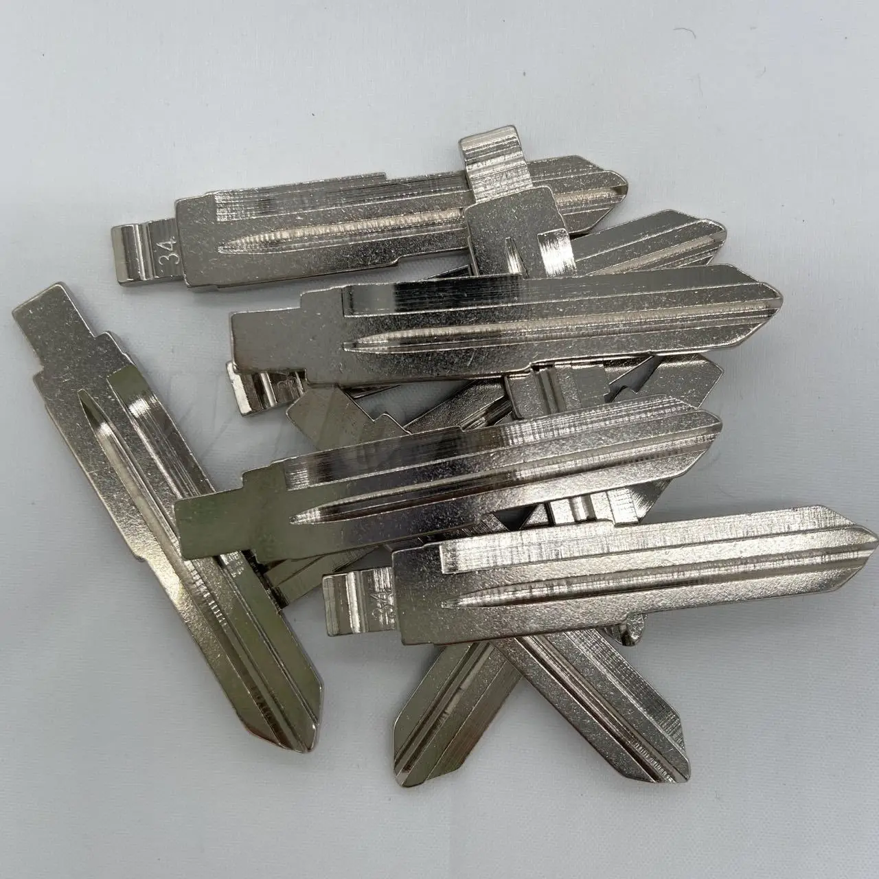 10pcs/lot 34# HY17 HYN10 Metal Uncut Blank Flip Remote Key Blade 10pcs for Hyundai for Kia RIO M4 keydiy KD xhorse VVDI JMD