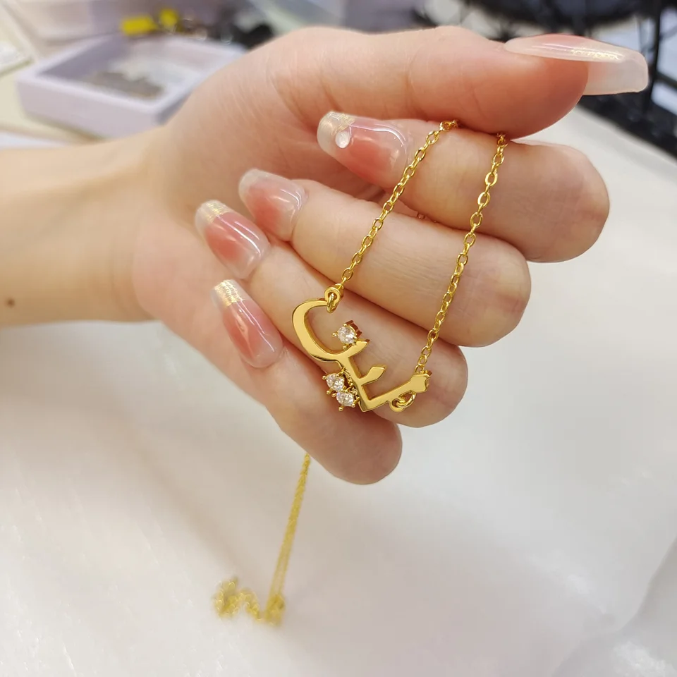 Collana Con Incisione In Calligrafia Araba Placcata Oro 18K: Gioiello Significativo Con Messaggi Di Amore, Fede E Protezione, Regalo Donna In Acciaio Inox