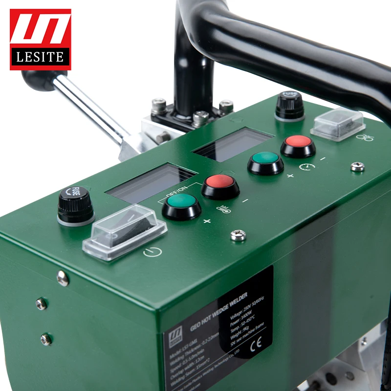 900 Plastic Membrane Welding Machine HDPE Liner Welder Geomembrane