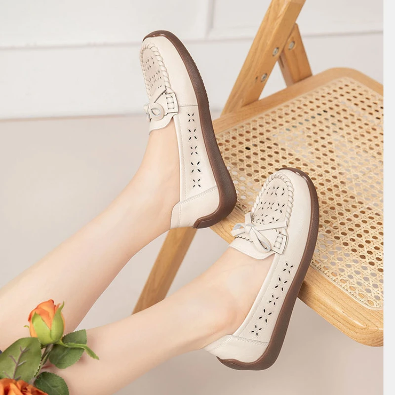 

Женские туфли дерби, черные туфли на плоской подошве, в британском стиле, повседневные женские кроссовки, женская обувь, рельефные Лоферы 2023, с бантом