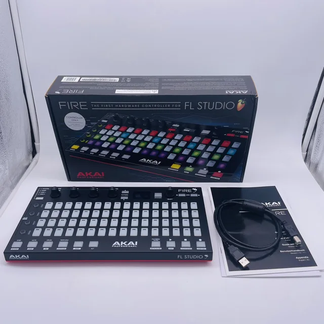 AKAI FIRE コントローラー FL Studio用 Fire Pad Controller for FL Studio | Akai Pro