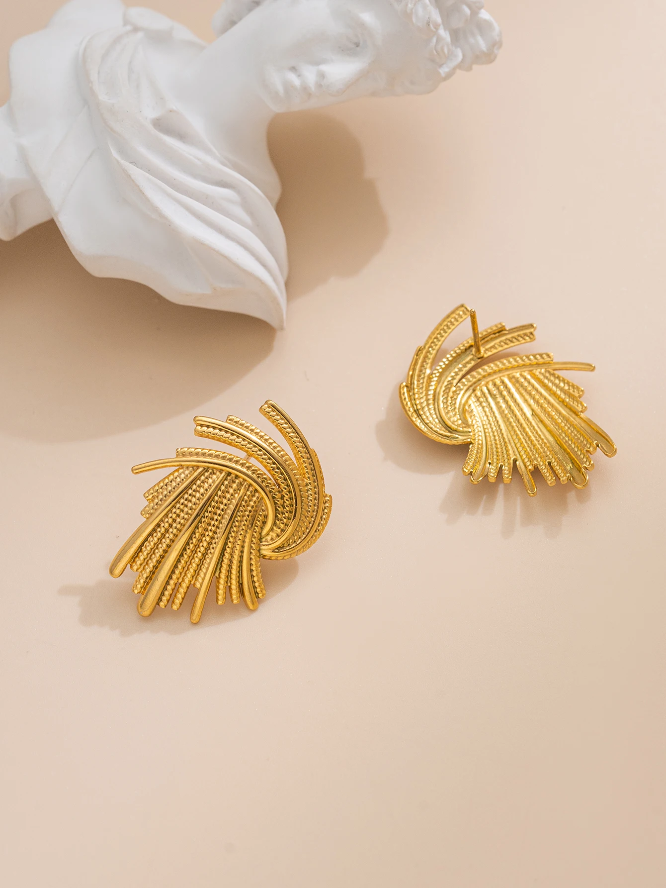 

1 pair of fashionable metal fireworks earrings, suitable for daily wear, parties, and Valentine's Day gifts