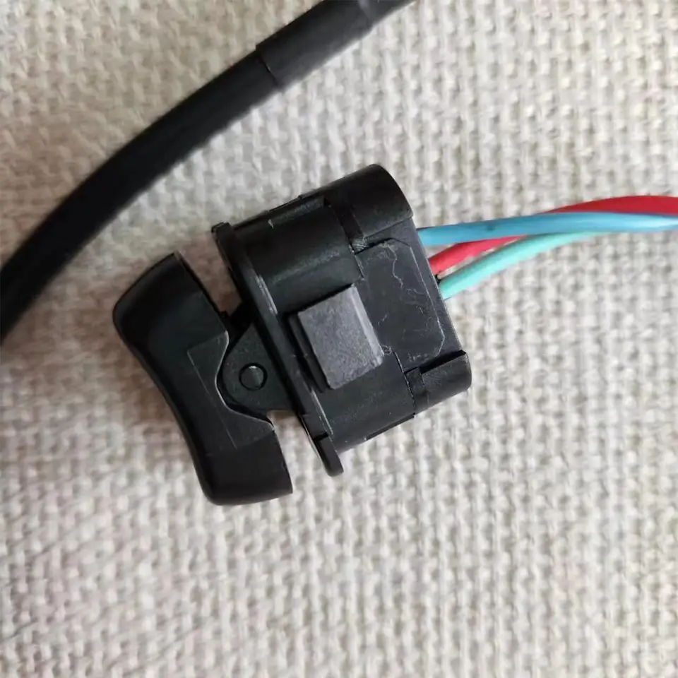 704-82563-40 704-82563 704-82563-41 トリム＆チルトスイッチ