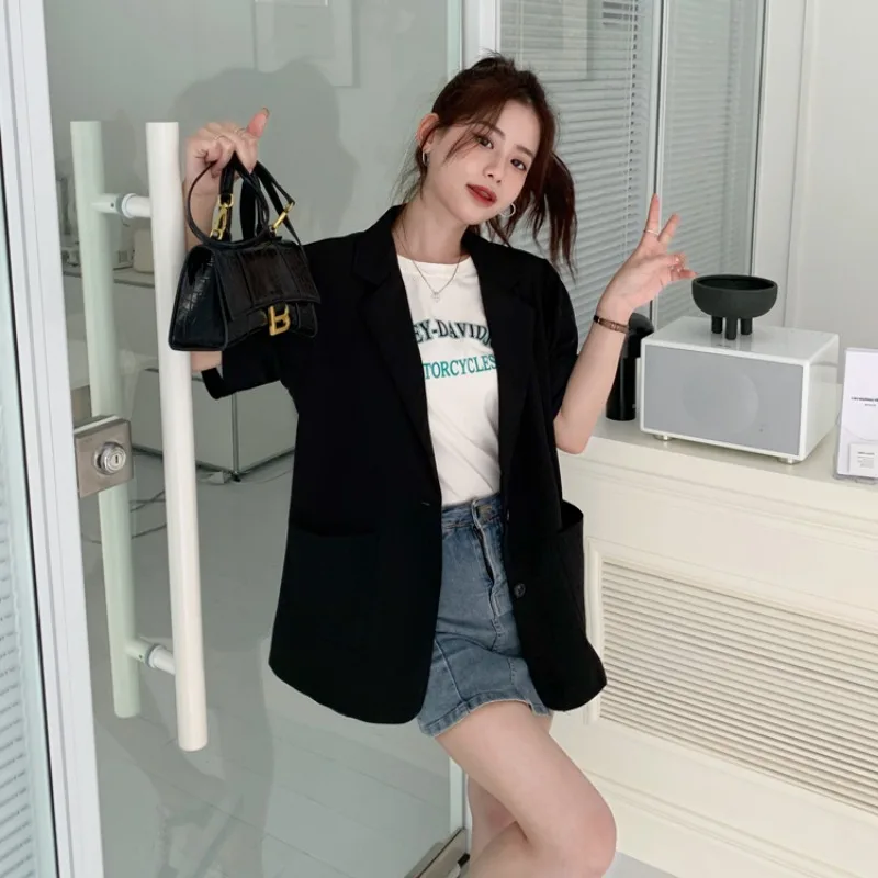 Рисунок 3 - Женский пиджак с коротким рукавом