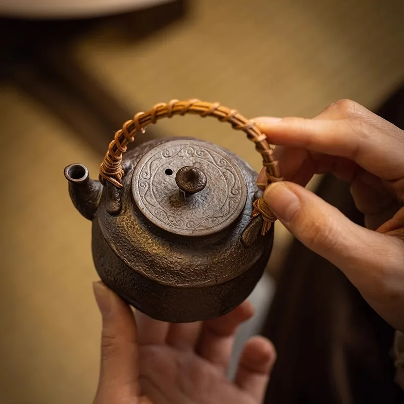 Handle Ceramic Teapot Lifting Beam Pot Small Capacity Single Pot Tea Infuser Afternoon Tea Pot with Filter Teas Kettle