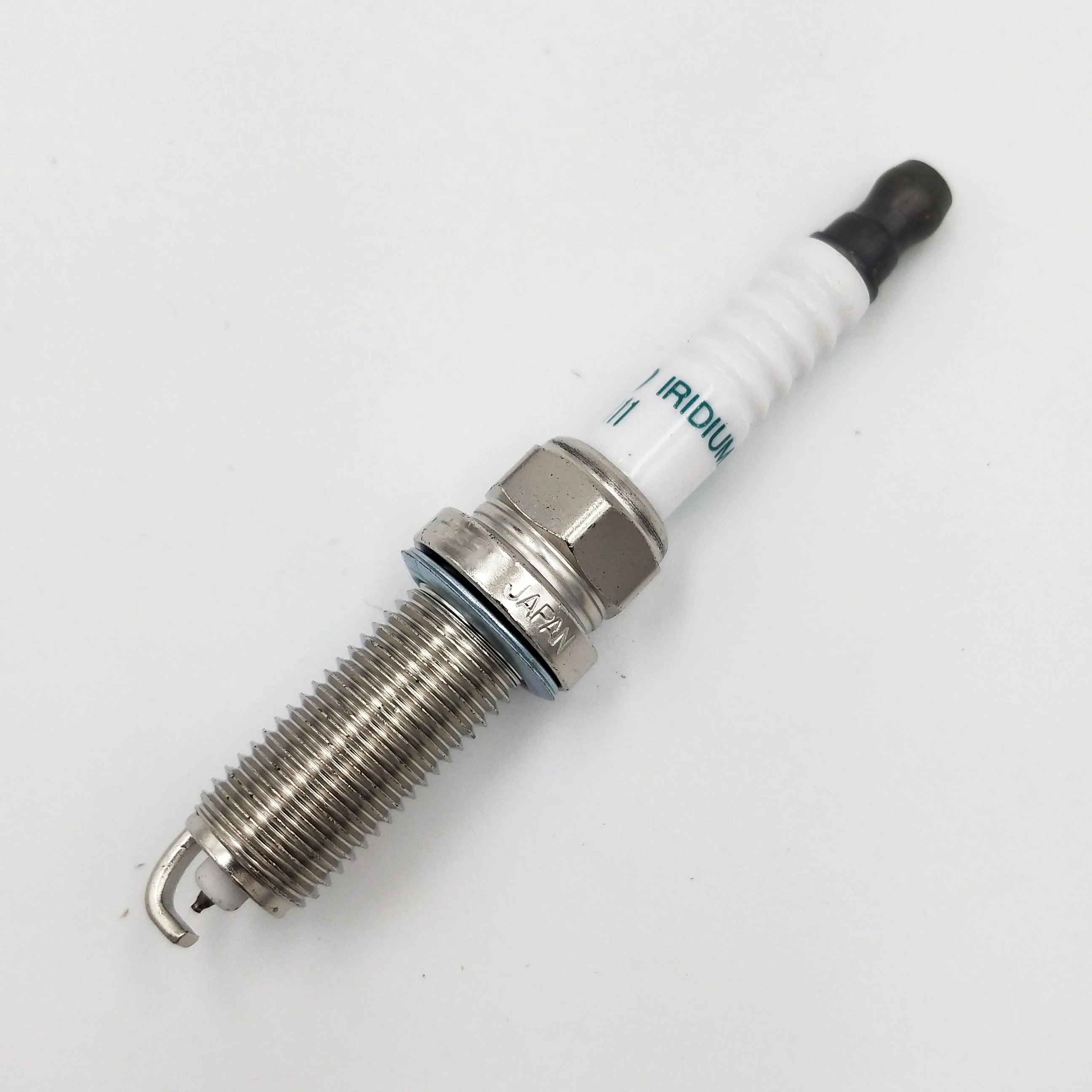 4PCS/lot SC20HR11 90919-01253 Iridium Spark plugs for Toyota corolla Carola Vios 1.6 AVENSIS Saloon YARIS Lexus ct spark plug