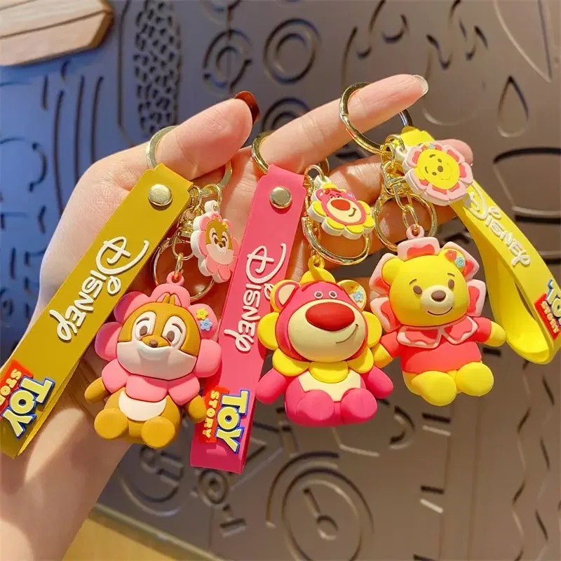 Creativo Girasole Lotso Winnie The Pooh Cartoon Car Portachiavi Disney Animation Cute Doll School Bag Zaino Ciondolo Ornamento