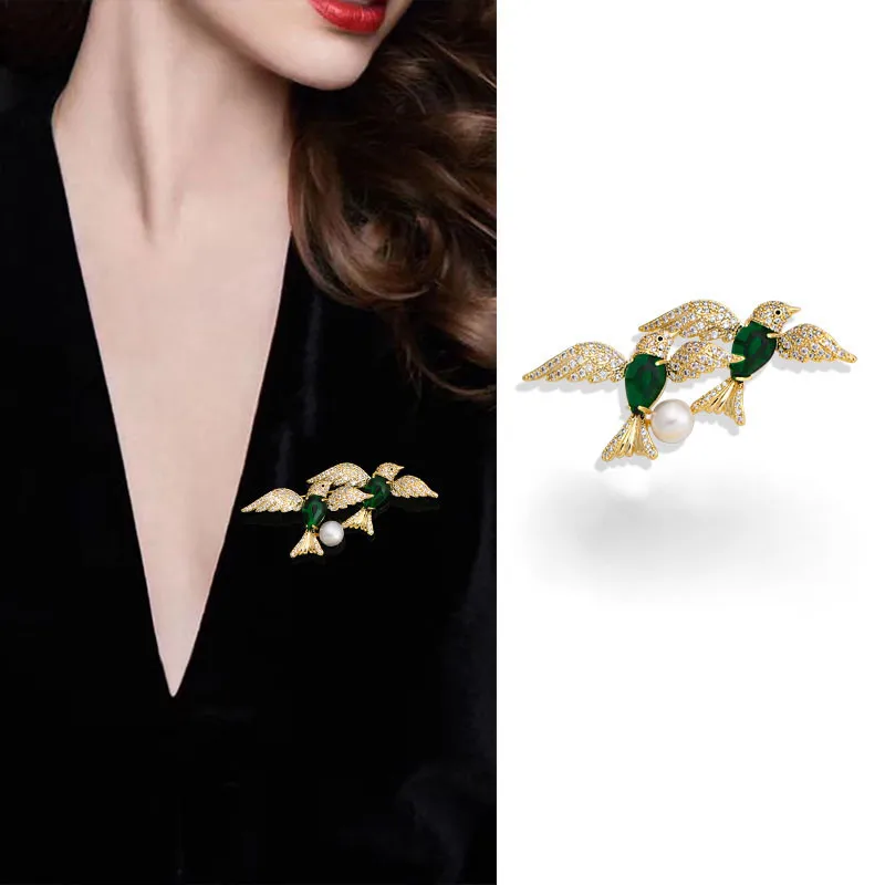 

Women's Wing Double Flying Bird Brooch Freshwater Pearl With Emerald Zircon Pin