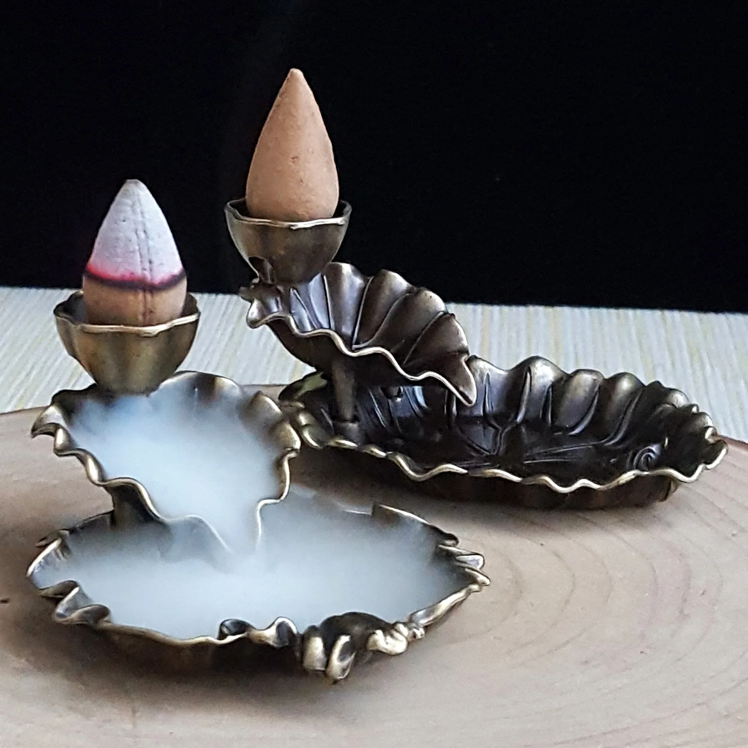 Mini lotus leaf counter current incense burner Chinese decorative alloy material incense burner Home decoration