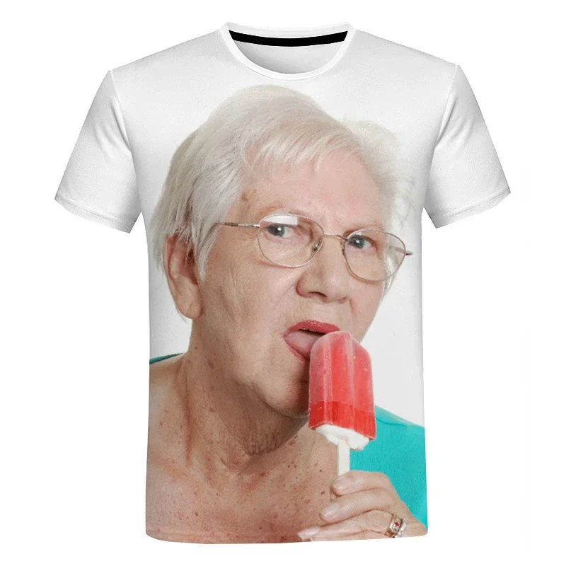 

2023 New Hot Summer Creative Fun Lady Licking Red Popsicle 3D Printed T-shirt Cute Grandma Fun Popsicle T-shirt Casual Loose Top