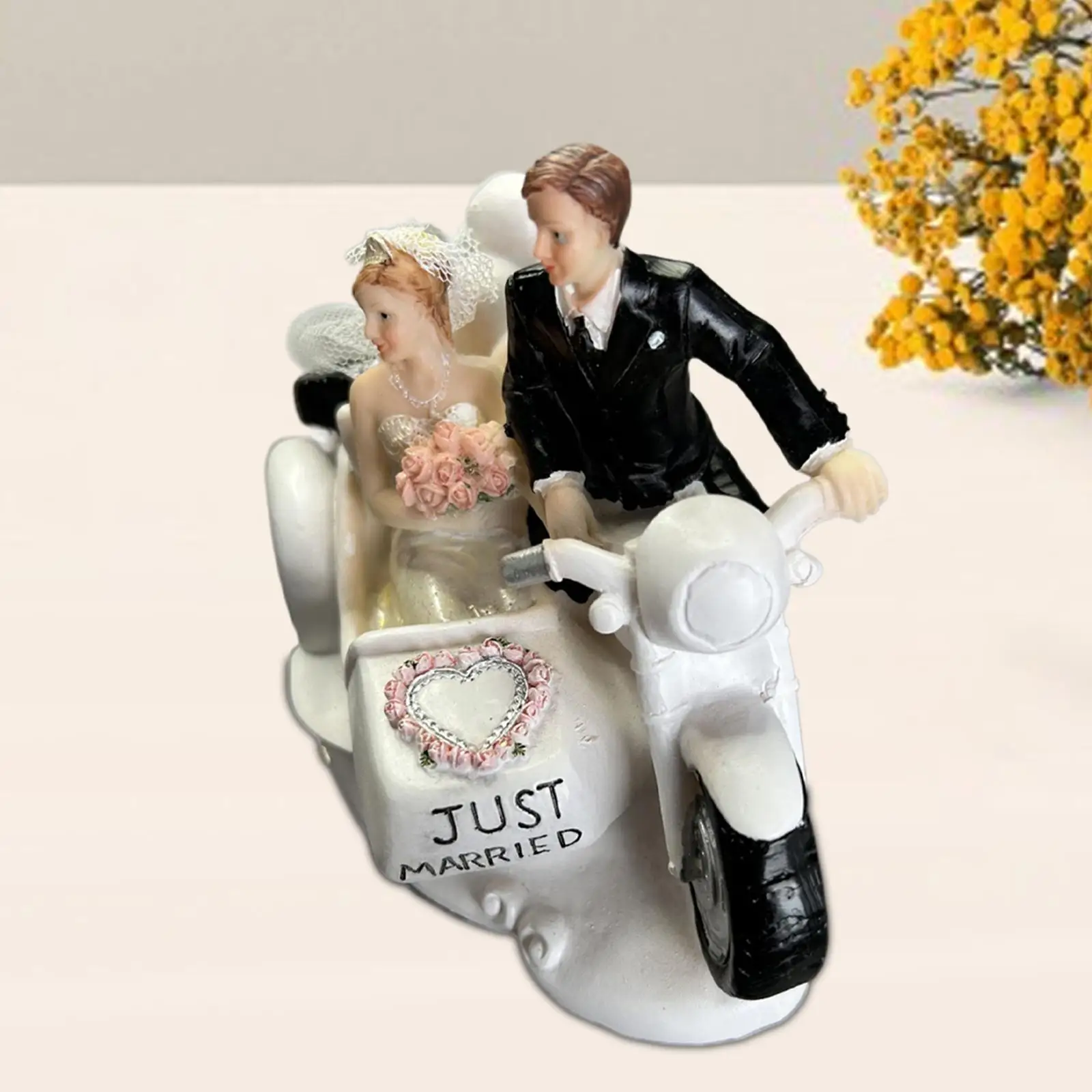 

Wedding Cake Topper Cake Decorations Creative Lightweight Synthetic Resin Doll Wedding Couple Figurine for Engagement Banquet