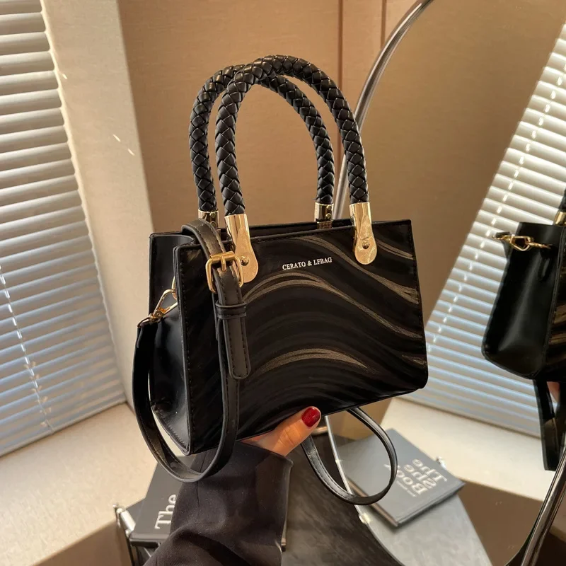 Small Handbags Women's 2024 New Fashion Simple All-Match Shoulder Advanced Texture Messenger Small Square Bag