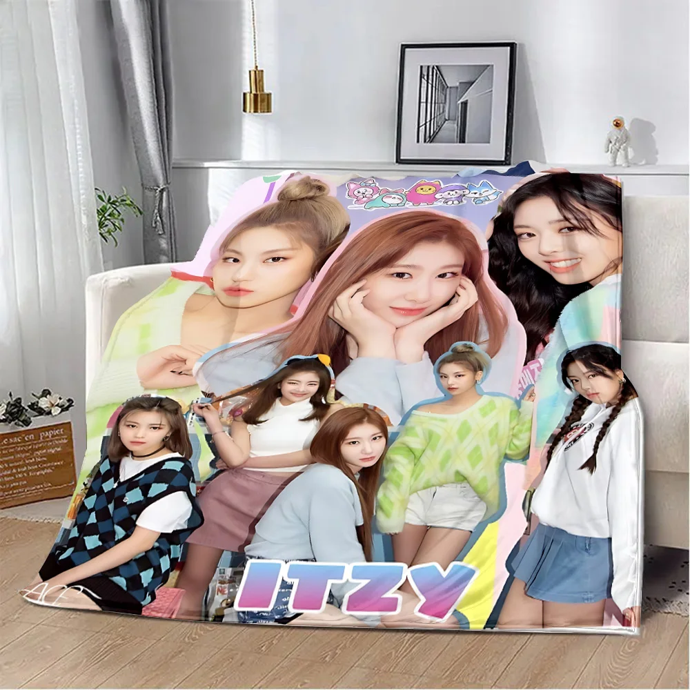 KPOP ITZY Printed Blanket for Bed Sofa Armchair Picnic Blankets Warm Blanket Comfortable Blanket Home Travel Birthday 6